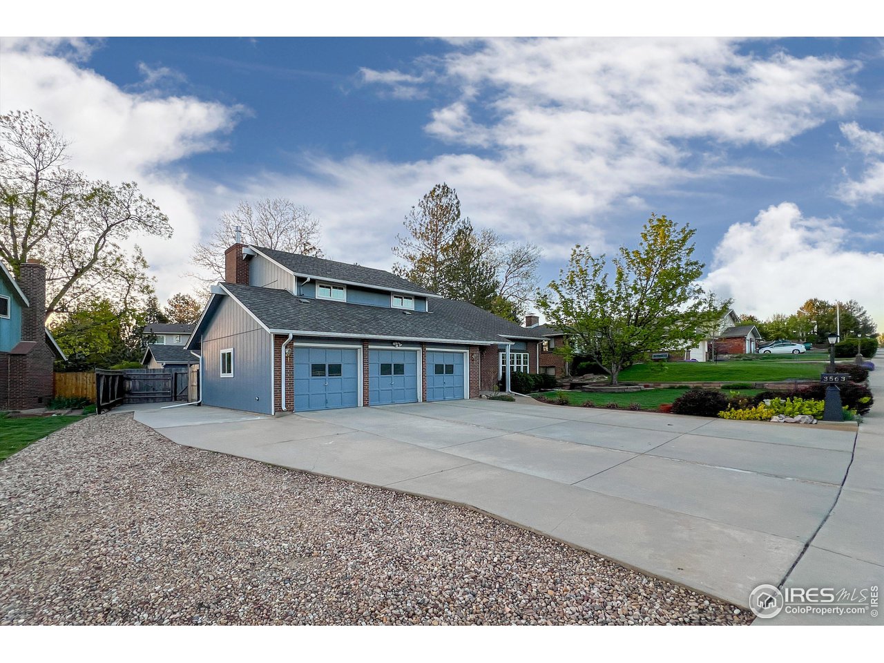 3563 Lakeshore Dr