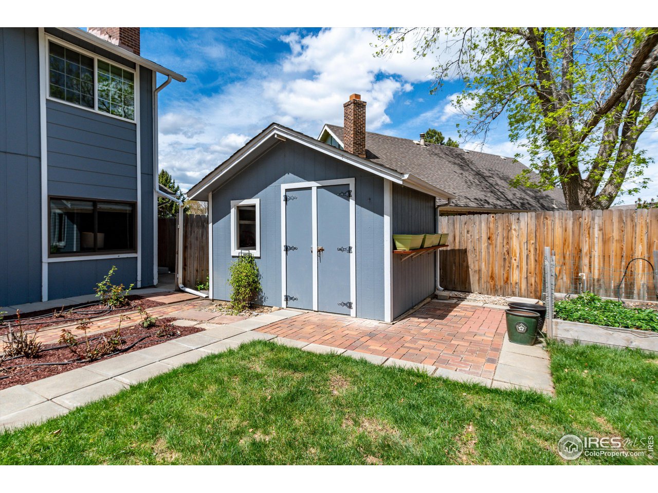 3563 Lakeshore Dr
