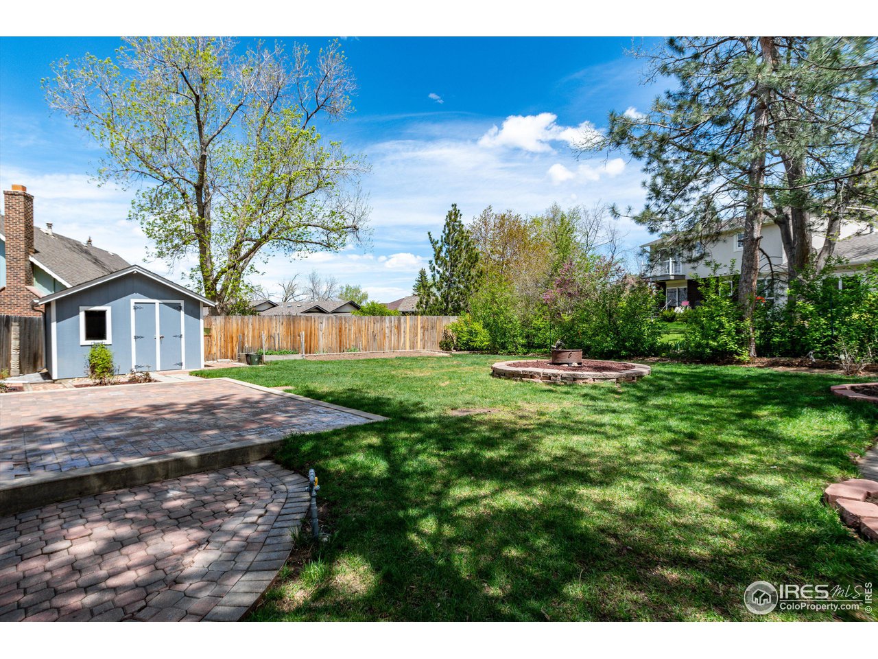 3563 Lakeshore Dr