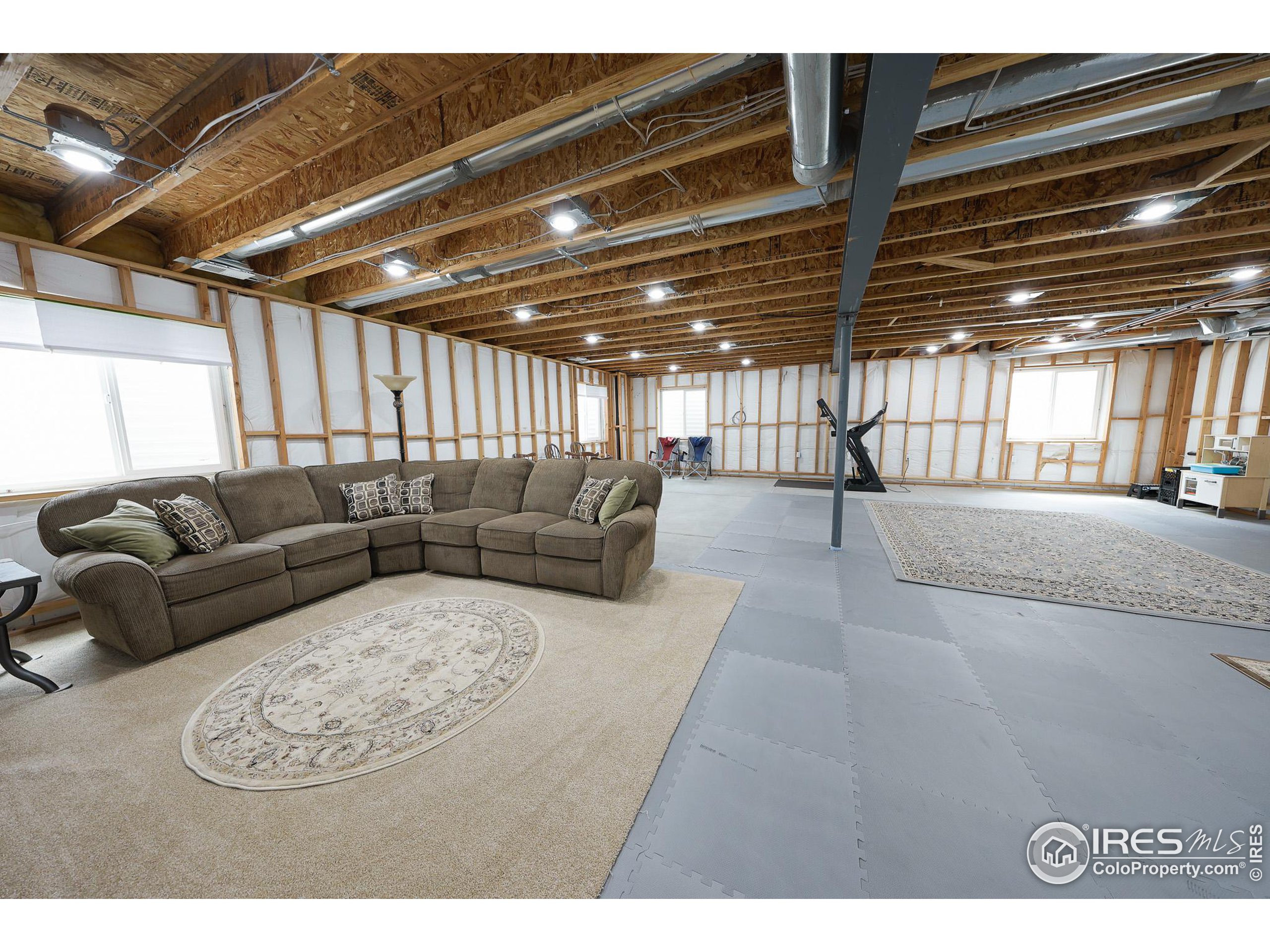 2719 Aylesbury Way