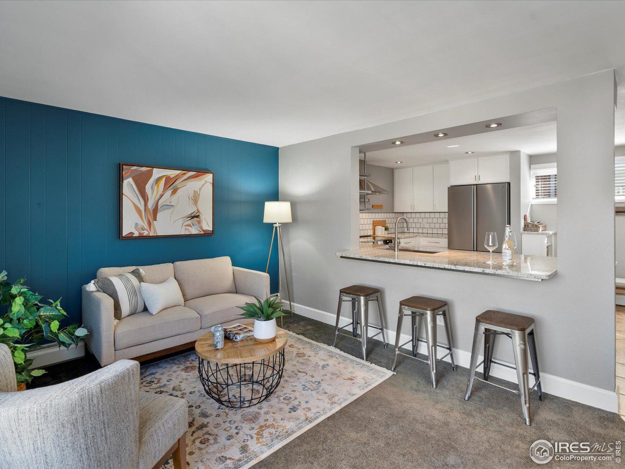 1842 Canyon Blvd 215