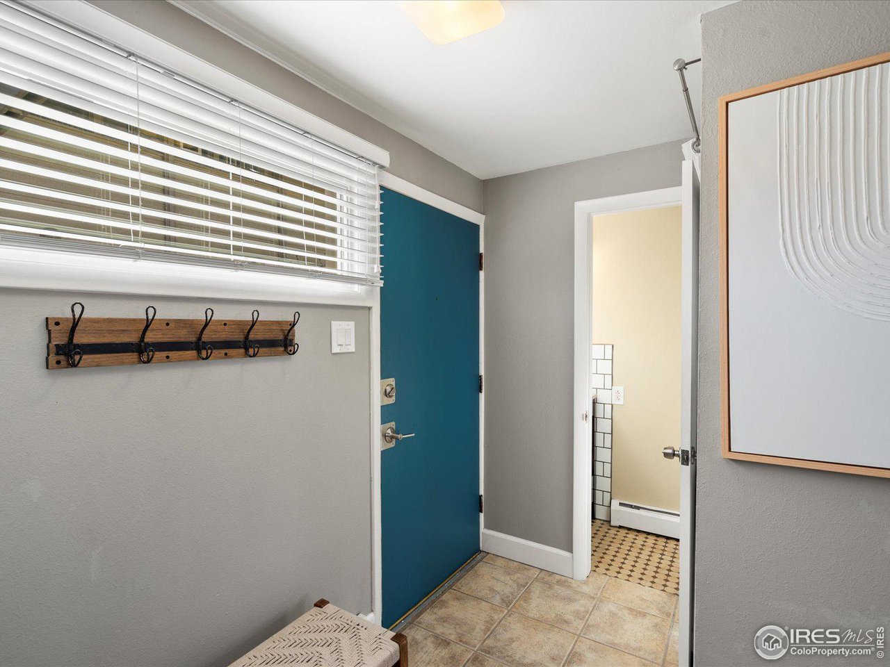 1842 Canyon Blvd 215