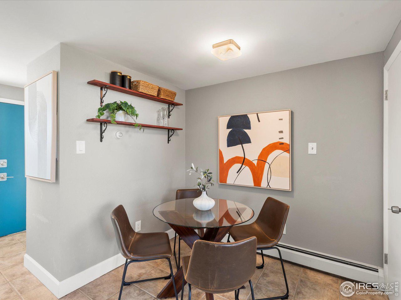 1842 Canyon Blvd 215