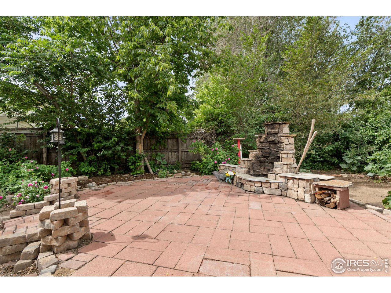 590 Pine Dr