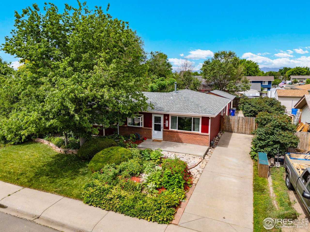 590 Pine Dr