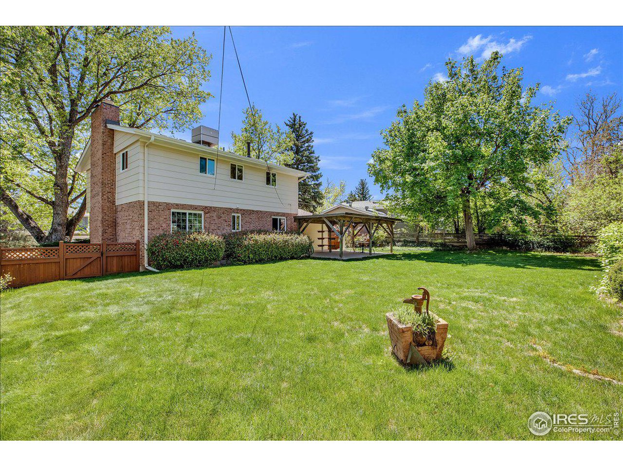 1065 Edinboro Dr