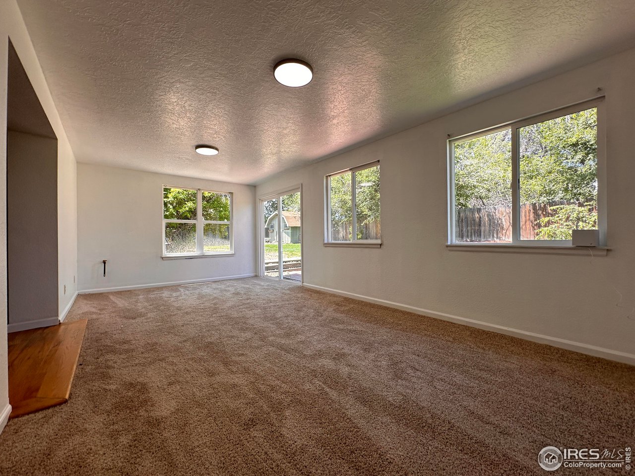 2051 40th Ave