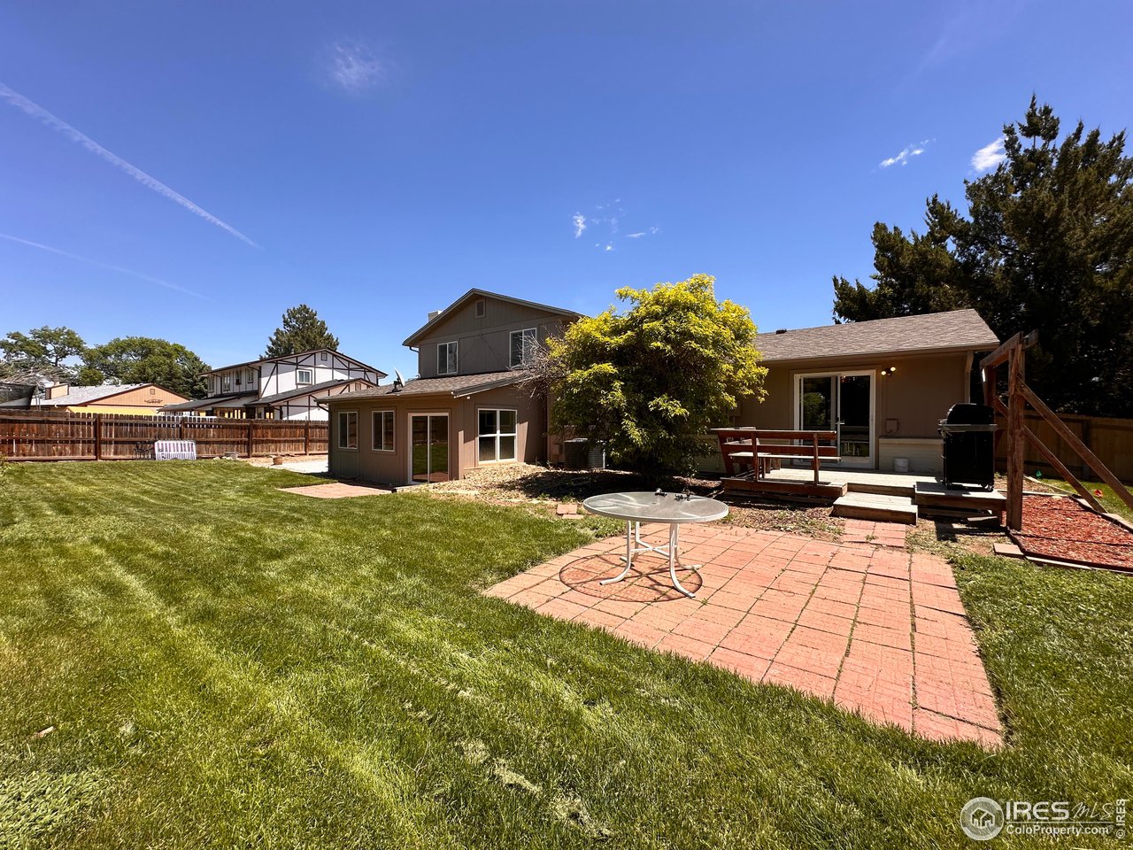 2051 40th Ave