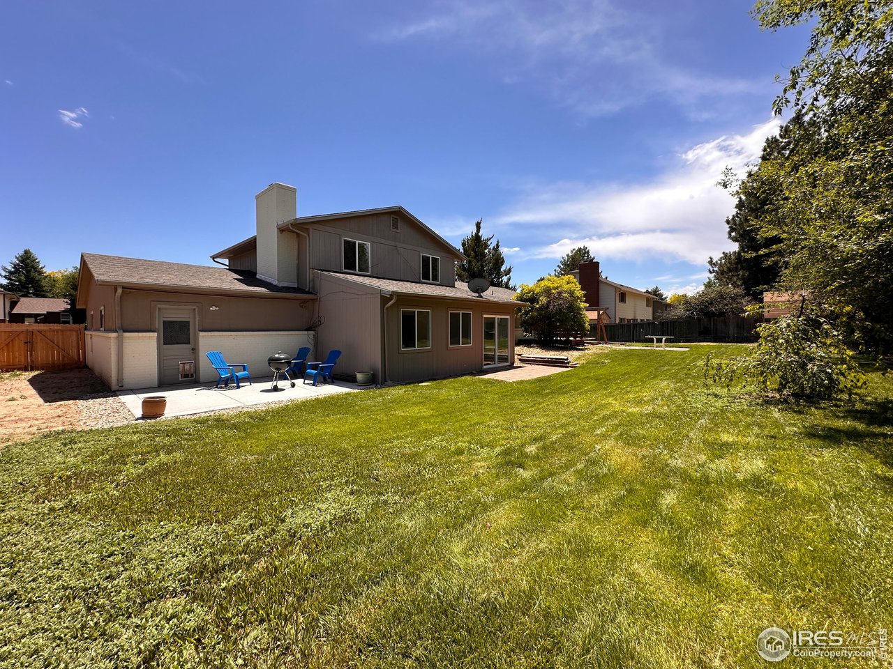 2051 40th Ave