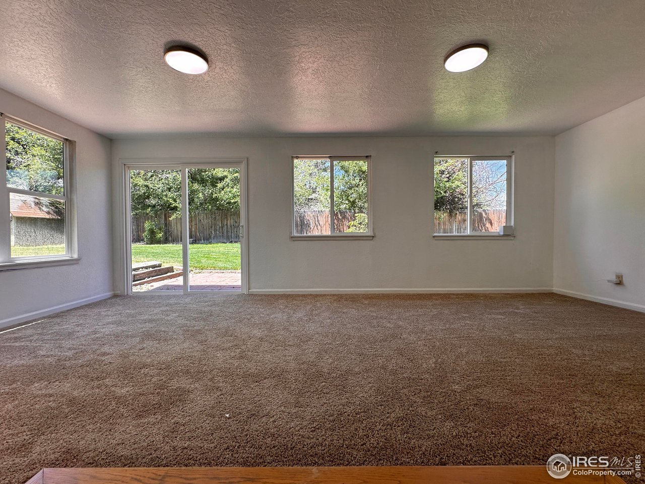2051 40th Ave