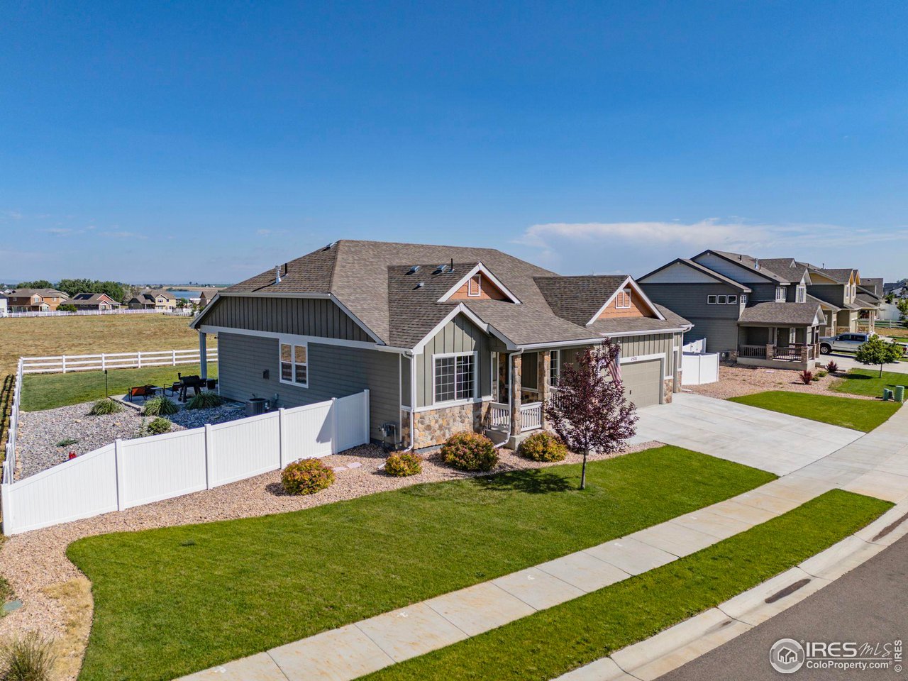 1521 Lake Vista Way