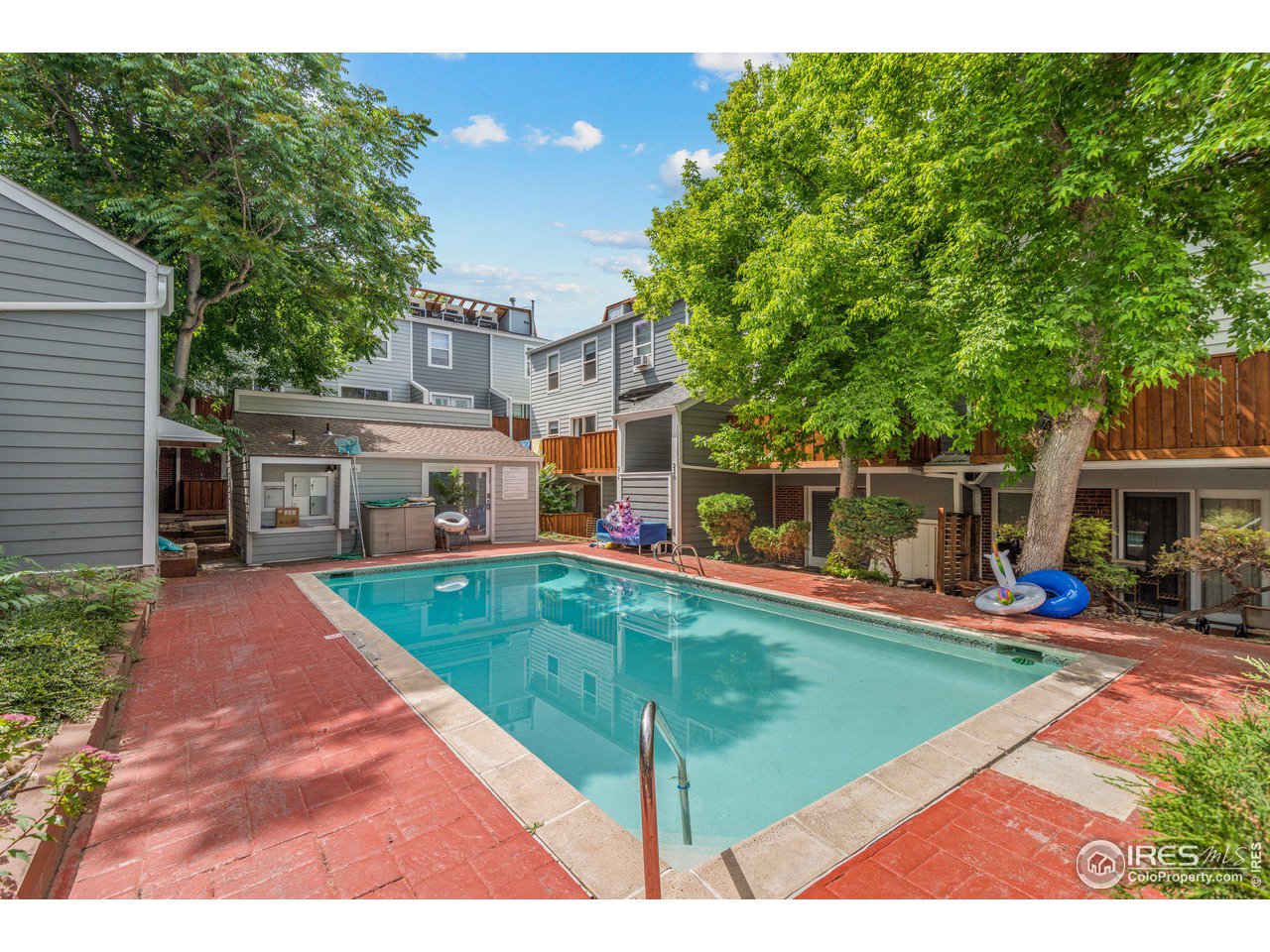 1111 Maxwell Ave 235