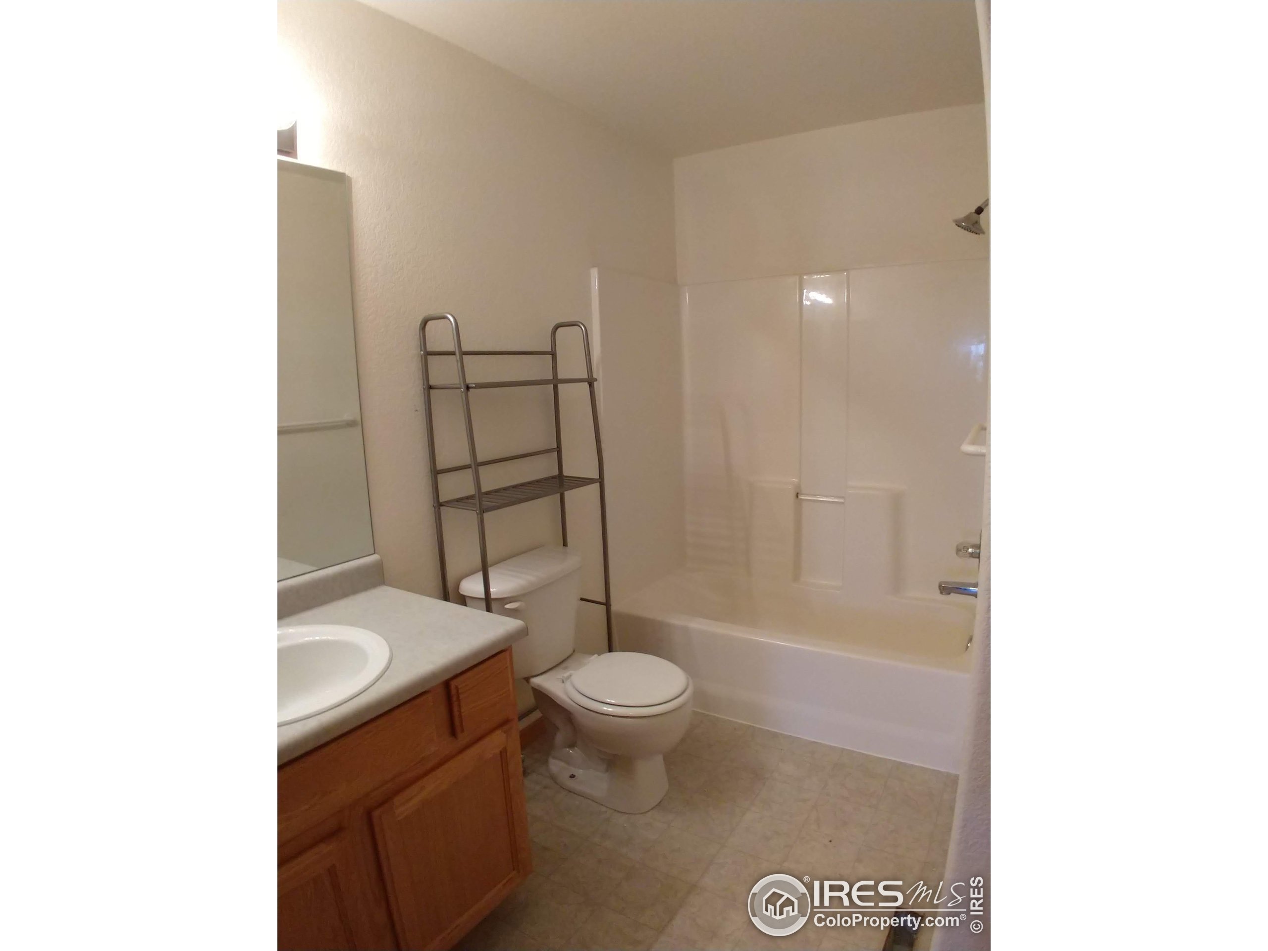 1601 Great Western Dr L-8