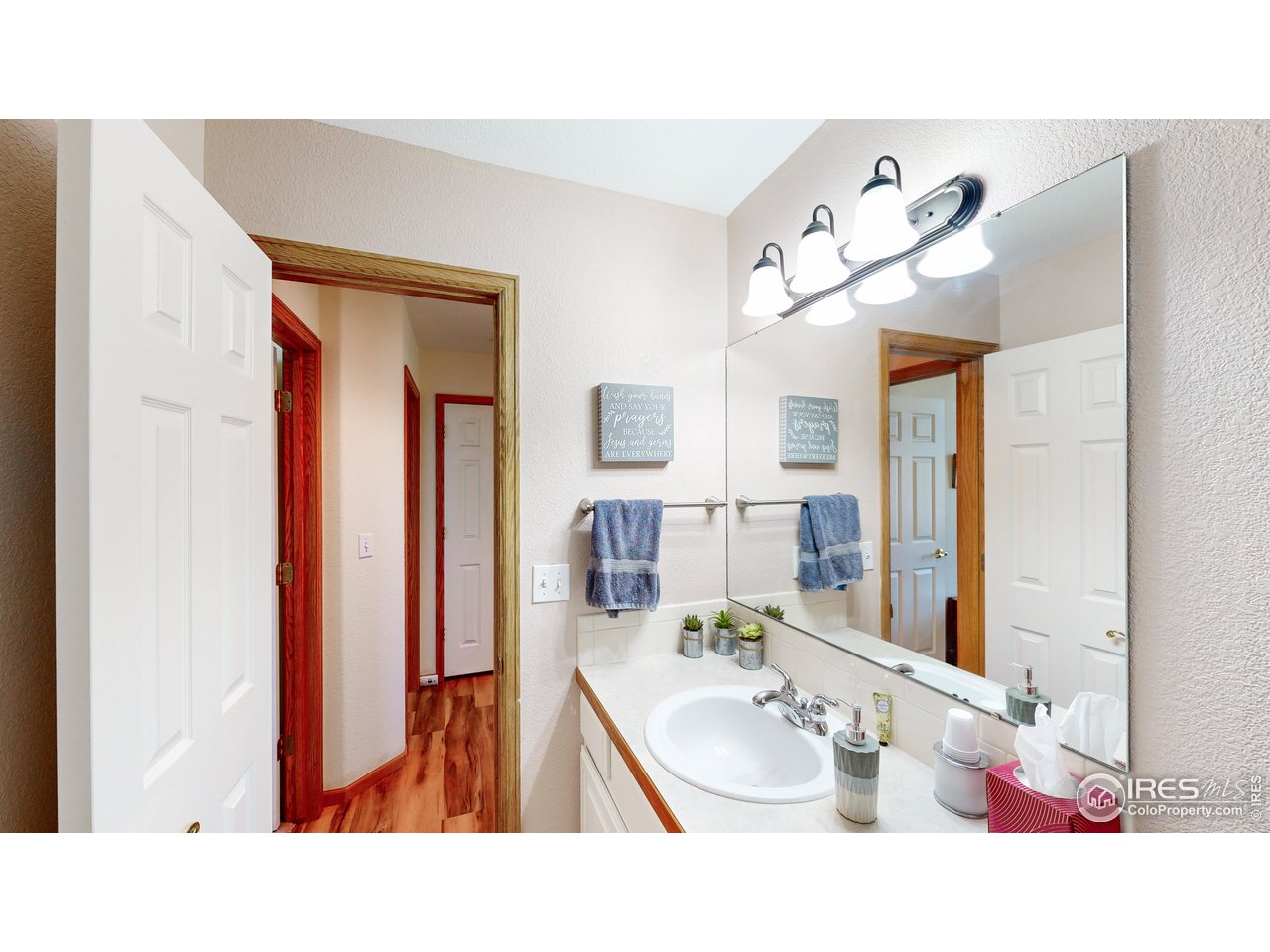 1382 Ridge Ct