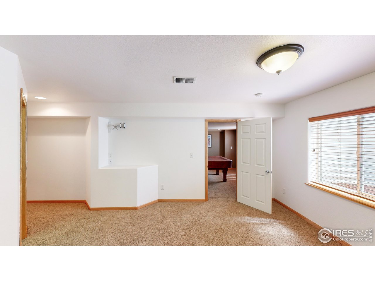 1382 Ridge Ct