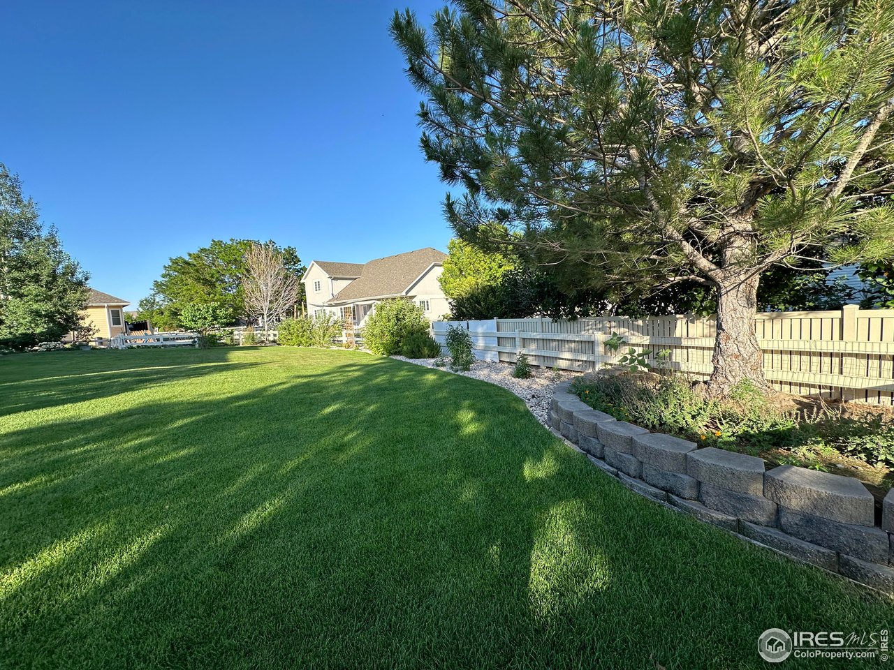 1382 Ridge Ct