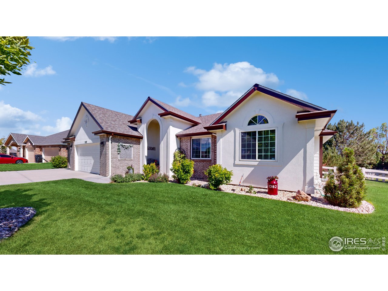 1382 Ridge Ct