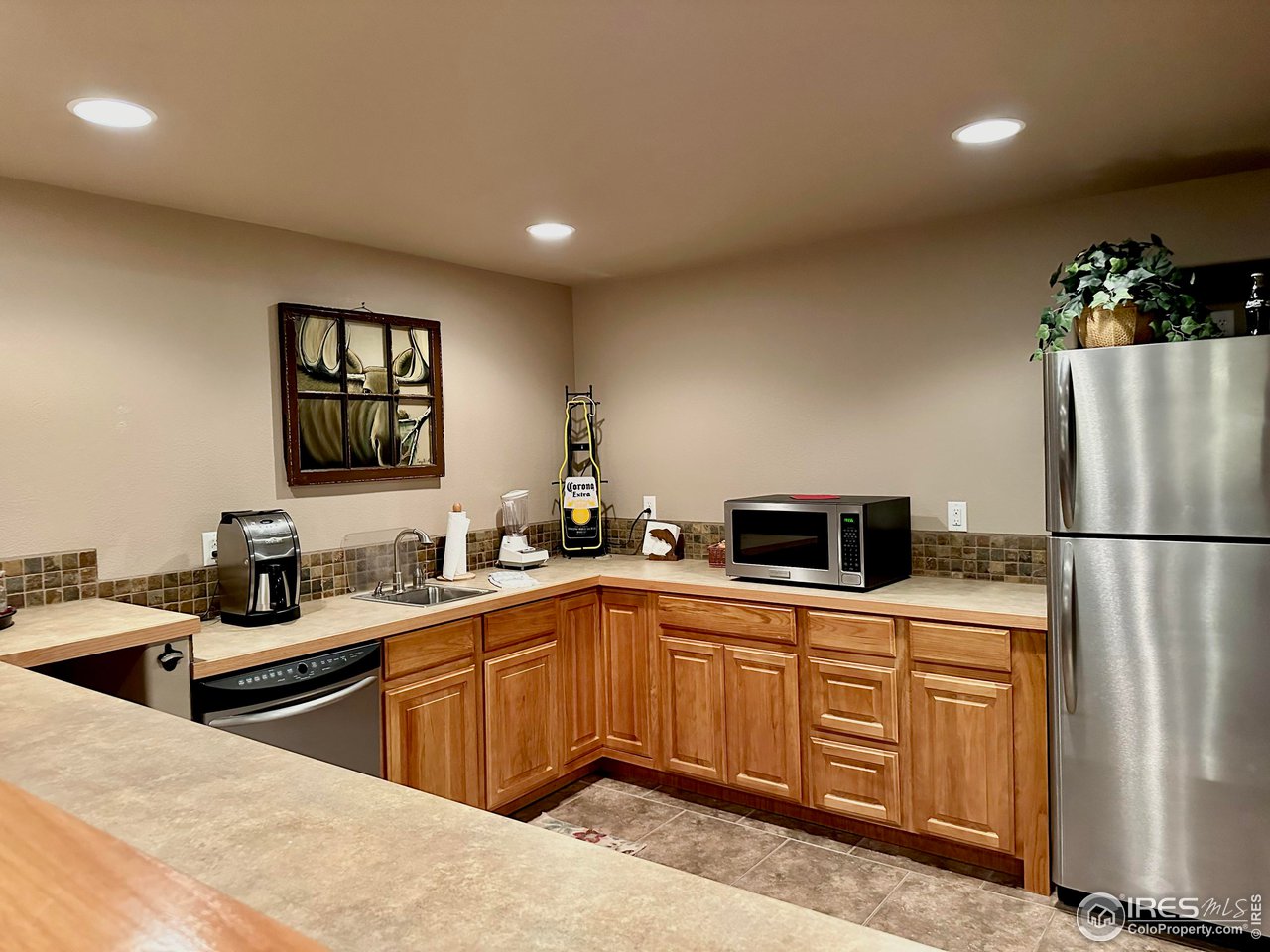 1382 Ridge Ct