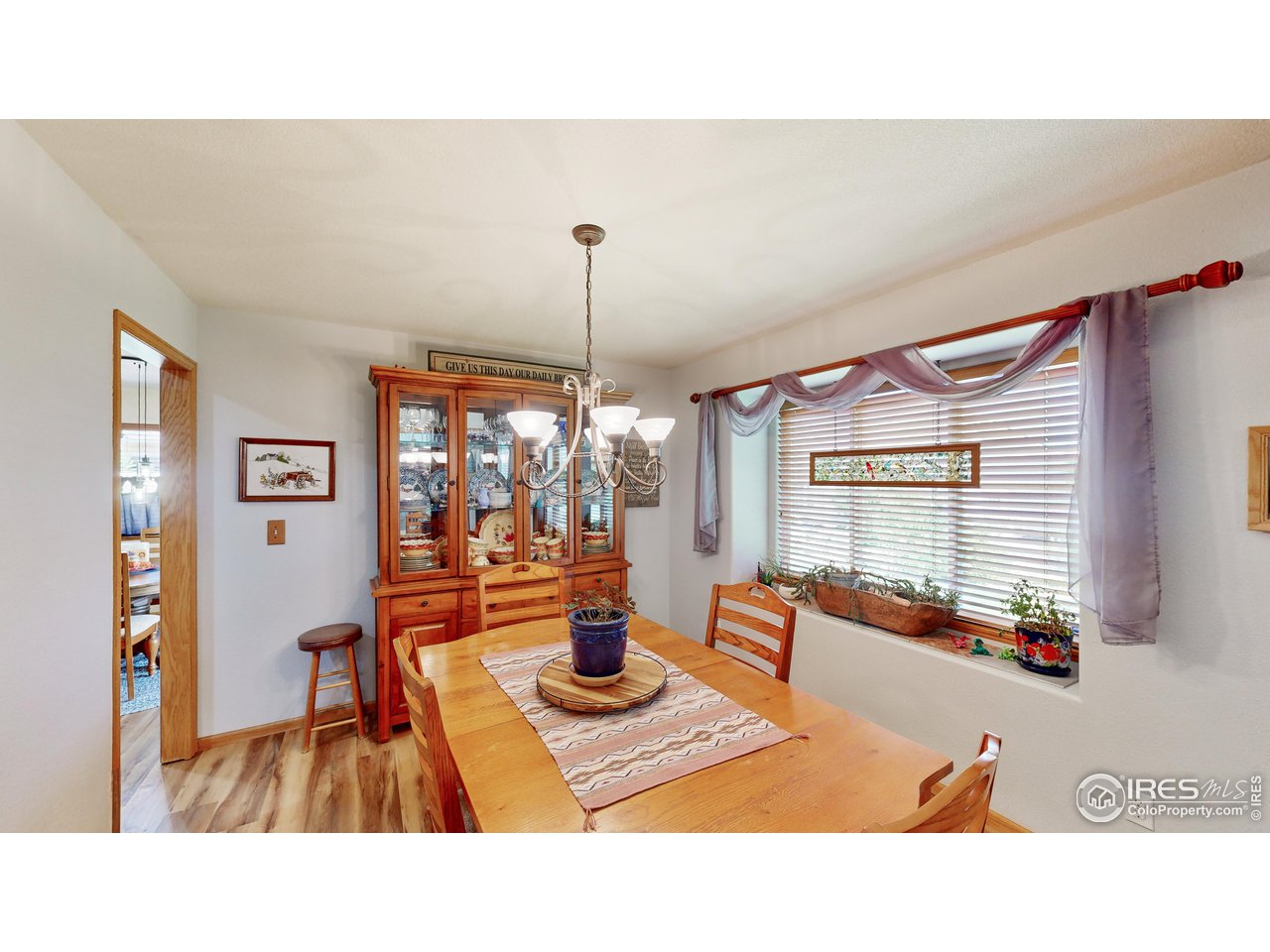 1382 Ridge Ct