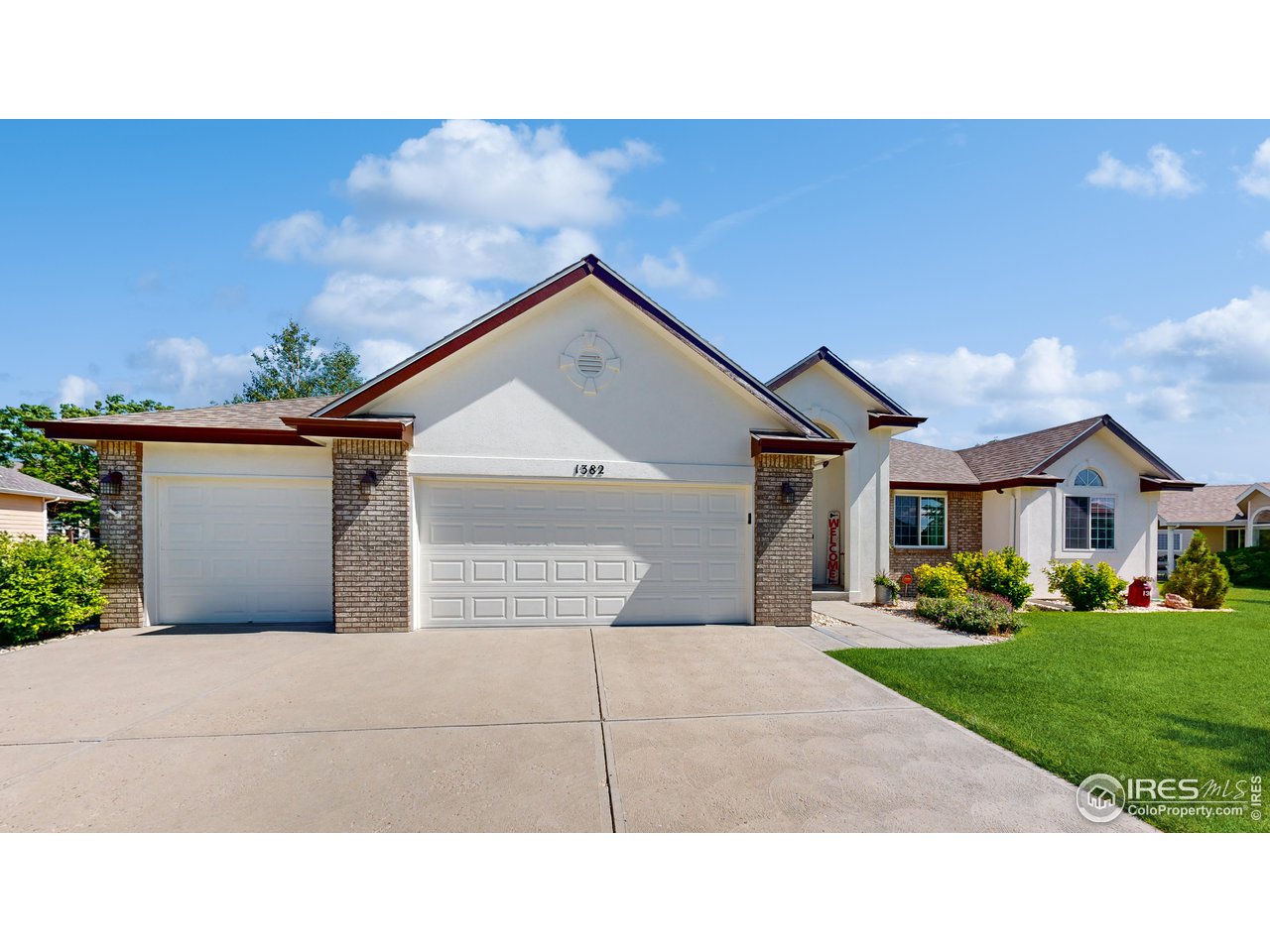 1382 Ridge Ct
