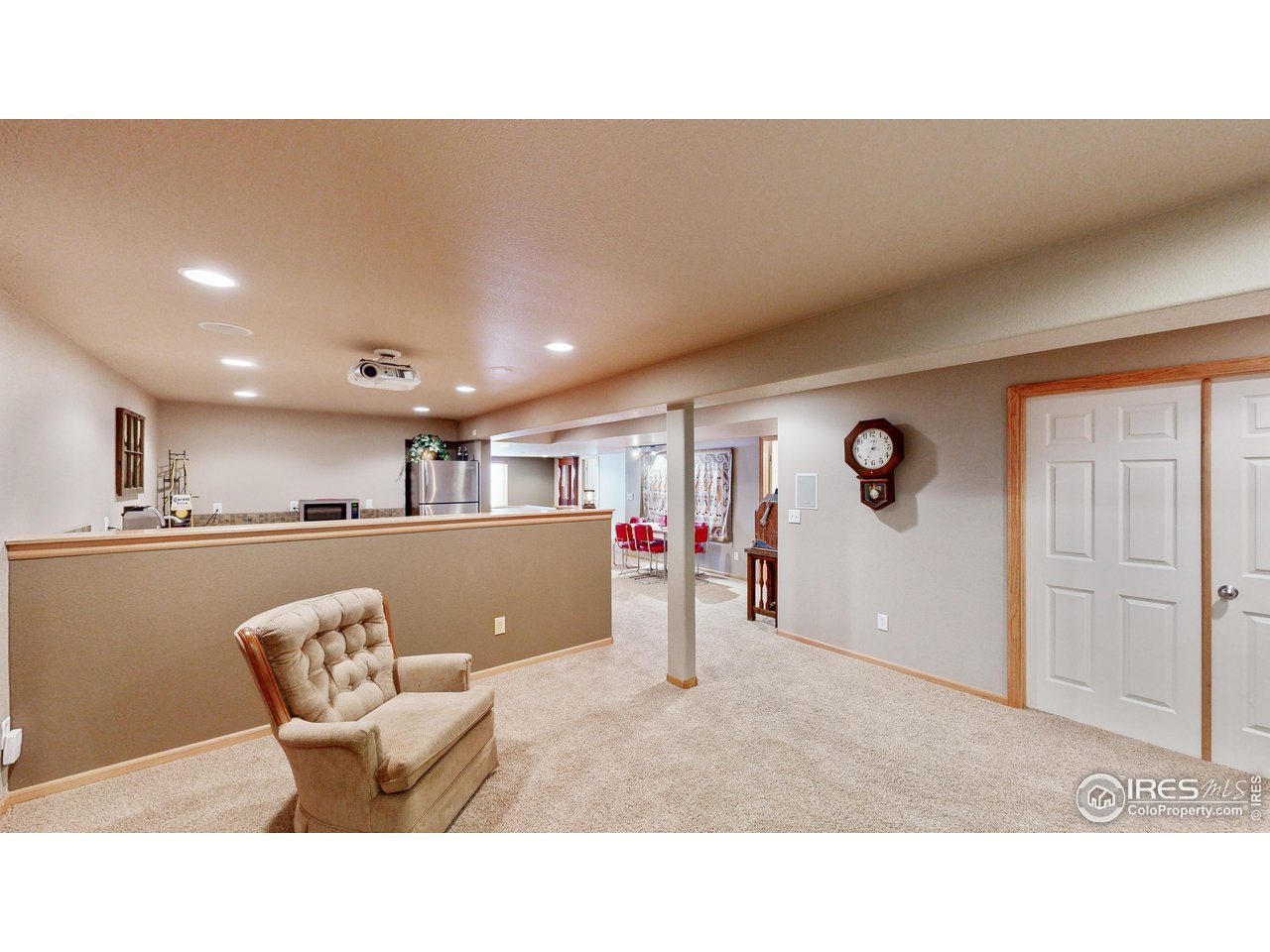 1382 Ridge Ct
