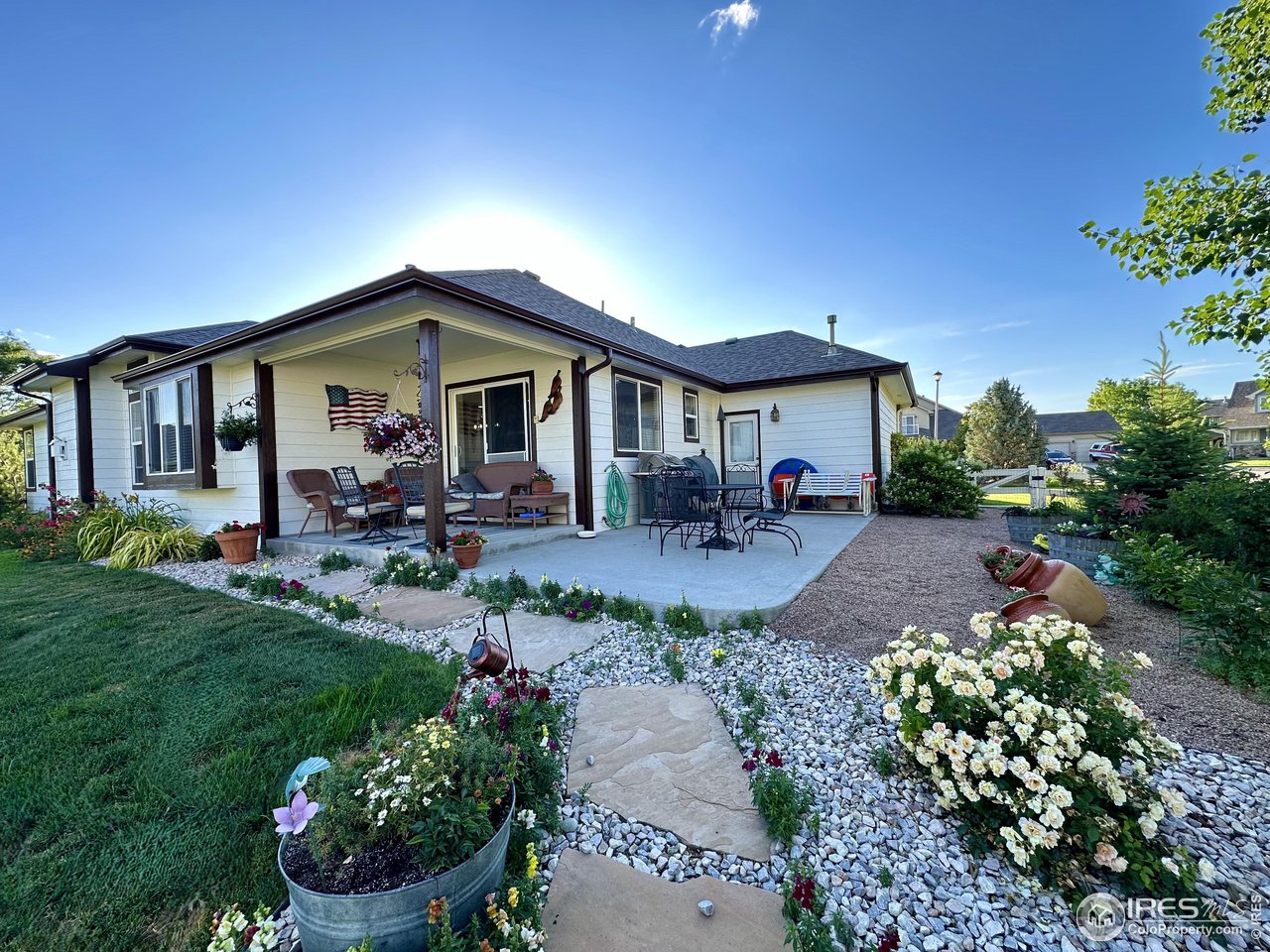 1382 Ridge Ct