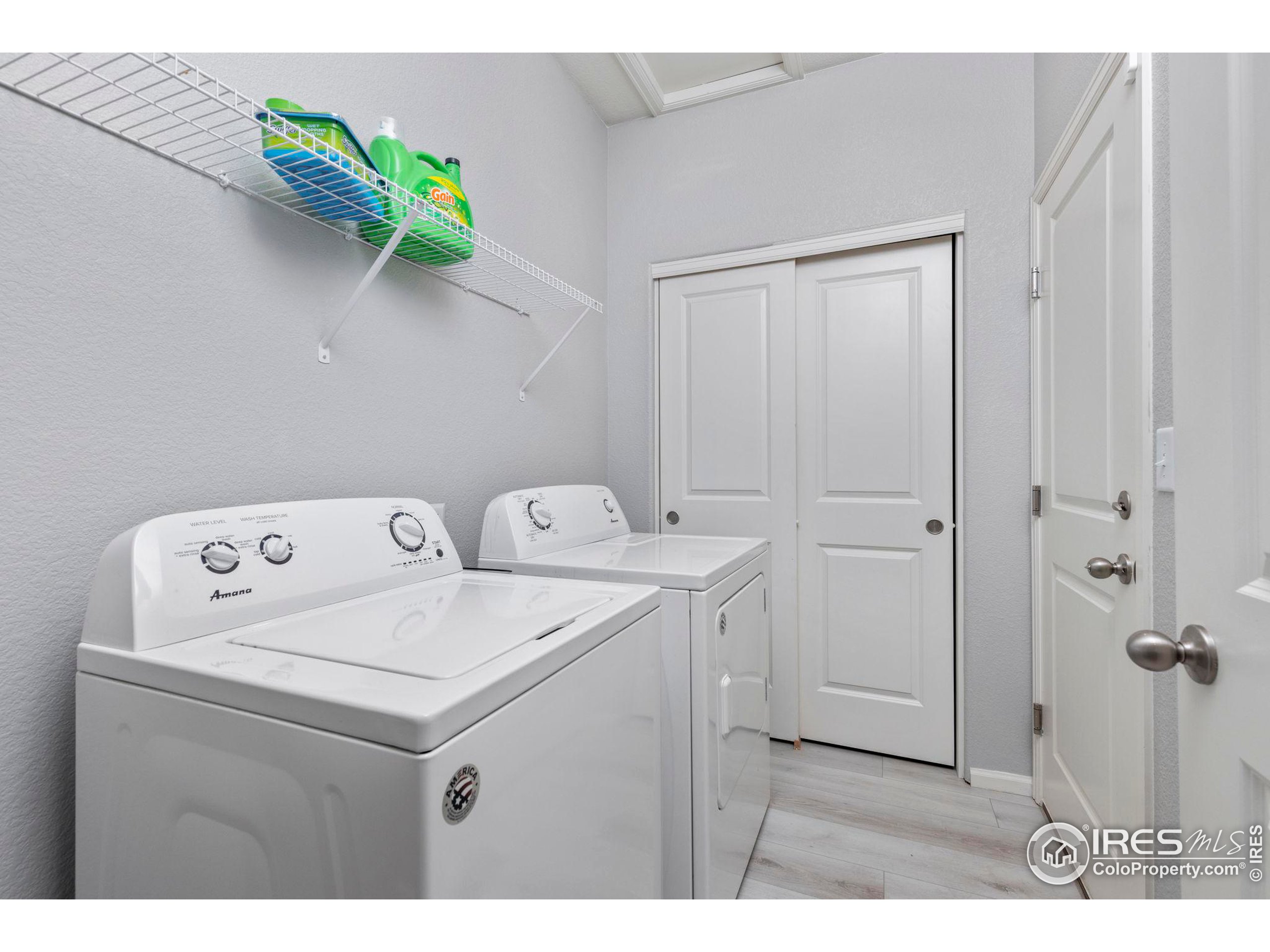 993 Cascade Falls St