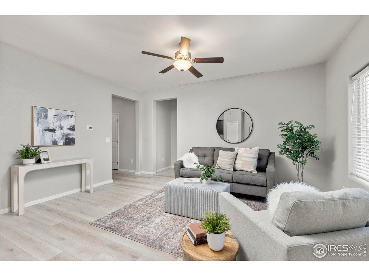 993 Cascade Falls St