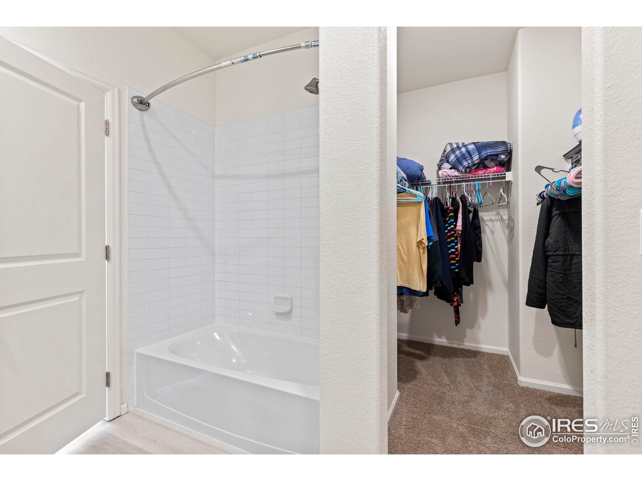 993 Cascade Falls St