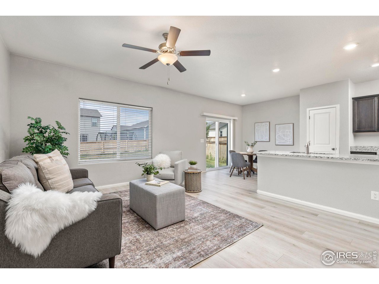 993 Cascade Falls St