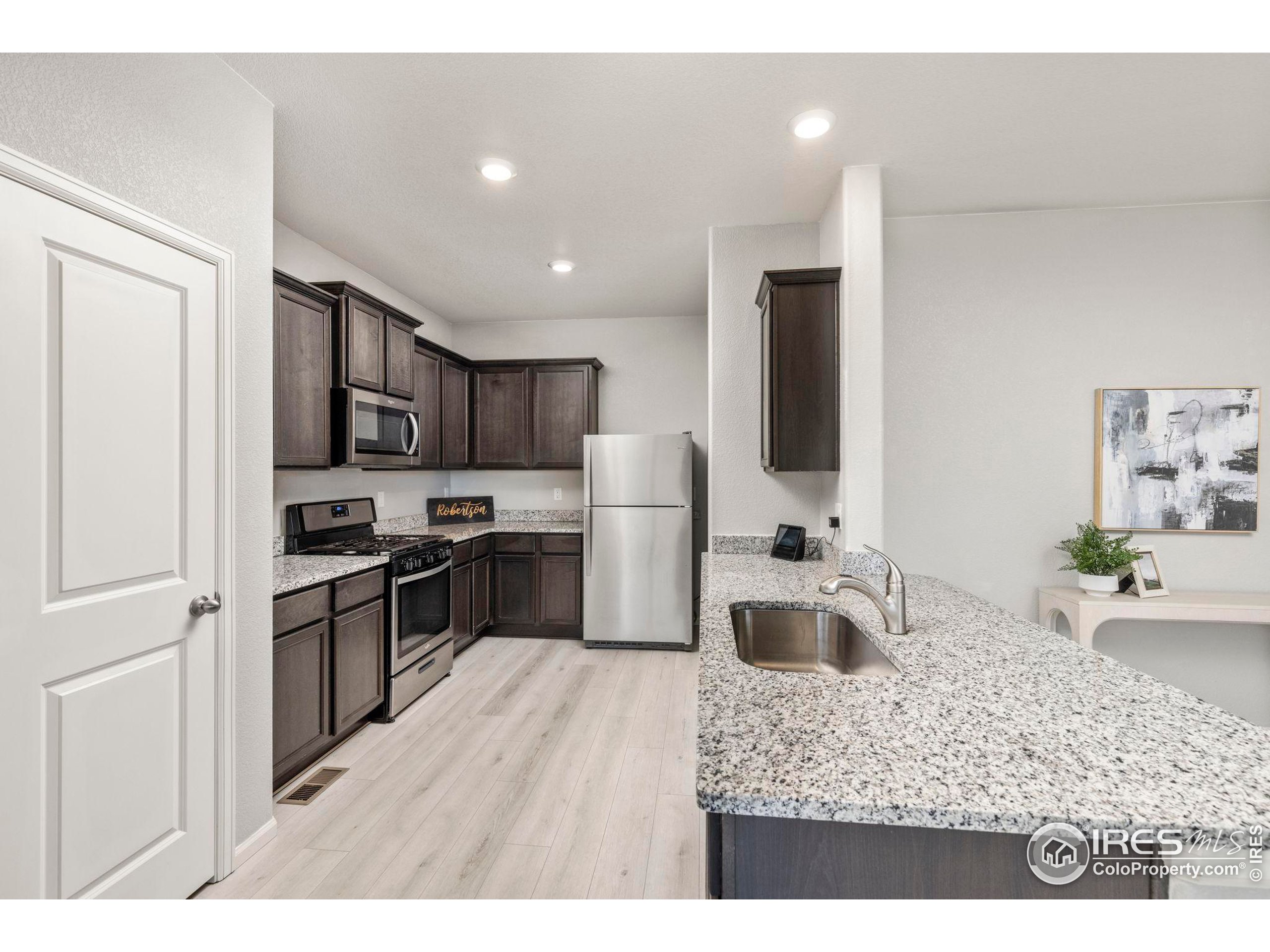 993 Cascade Falls St