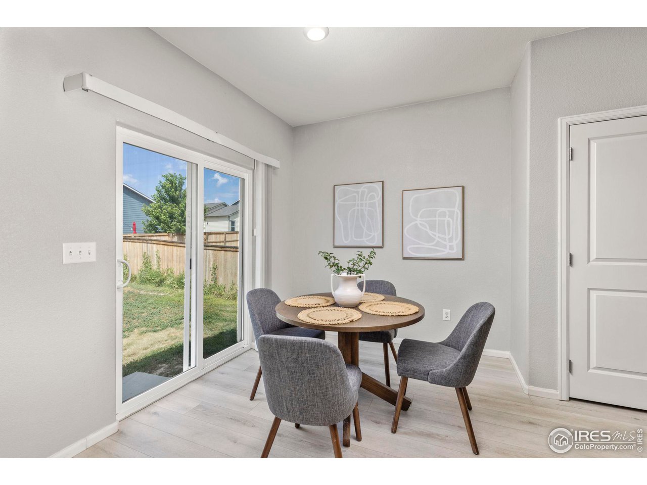 993 Cascade Falls St