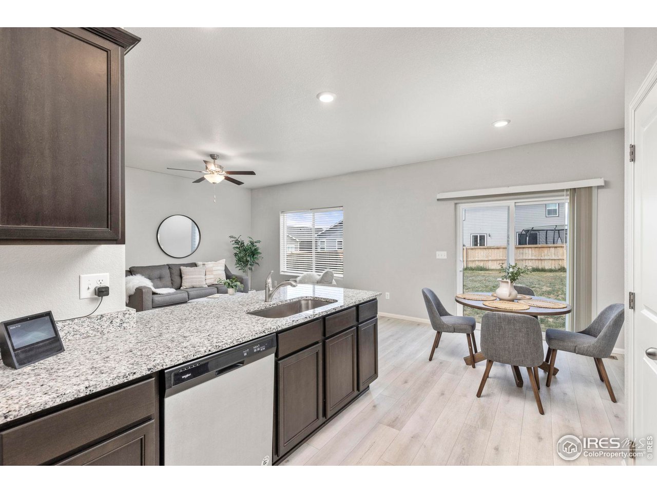 993 Cascade Falls St