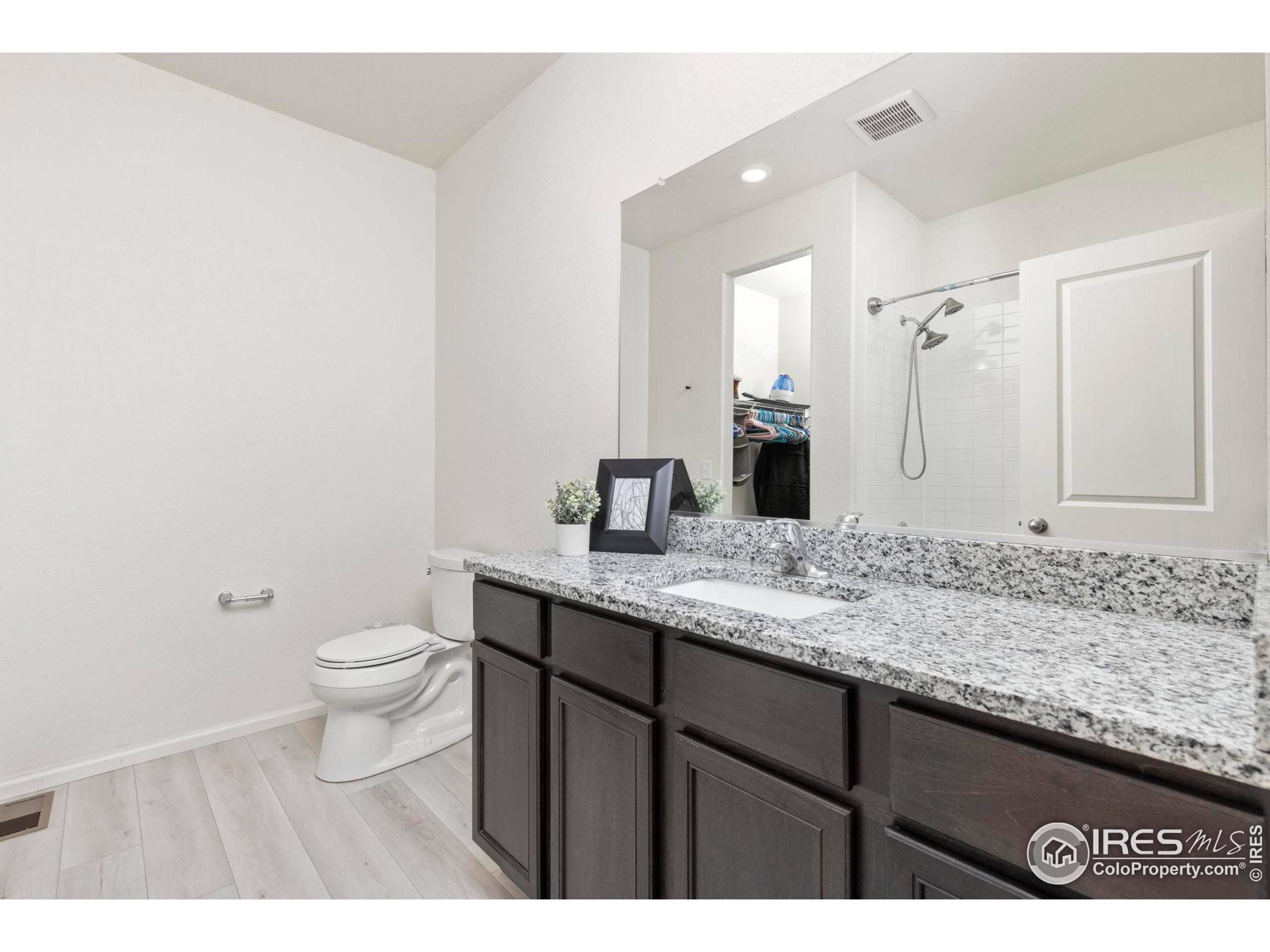 993 Cascade Falls St