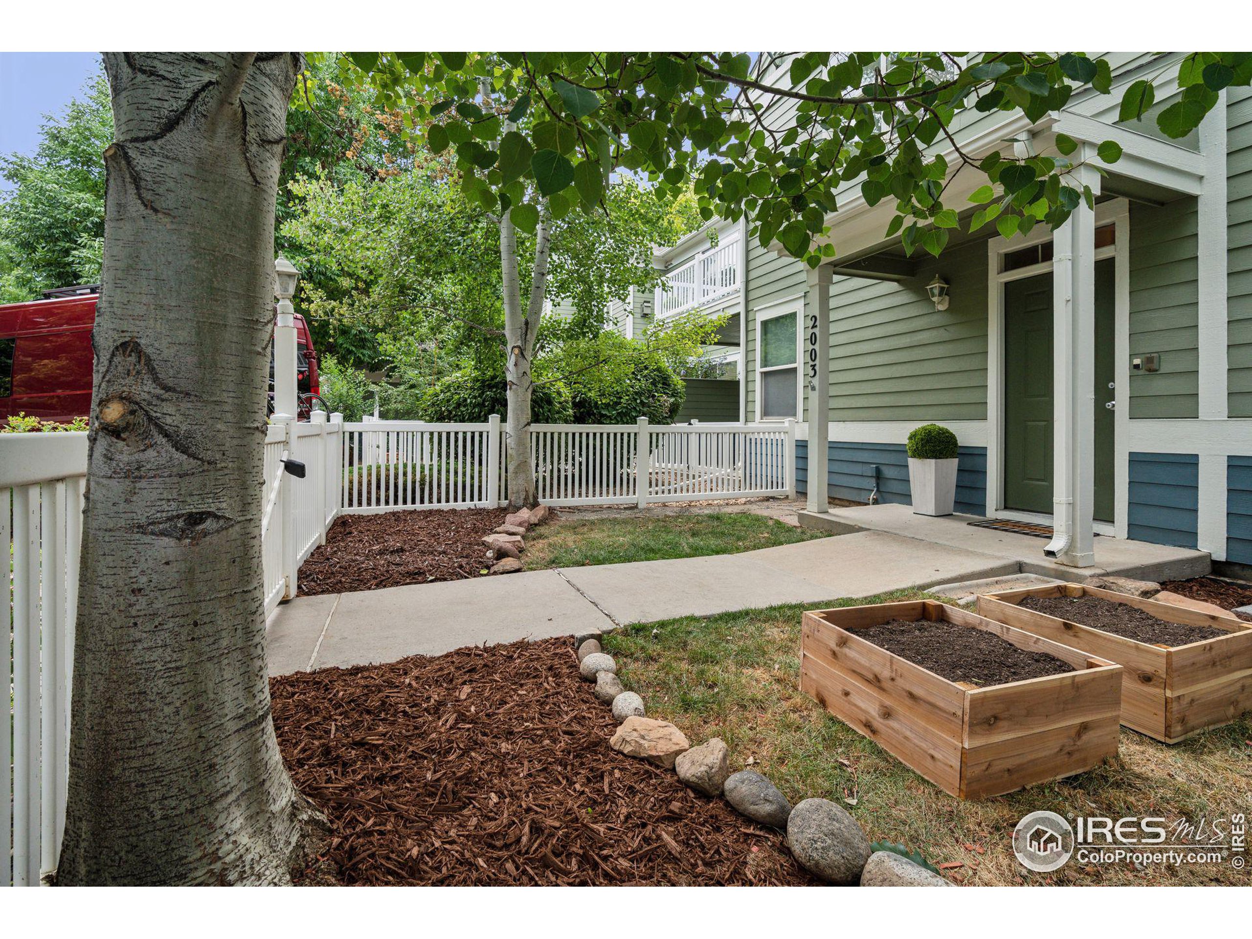 635 Gooseberry Dr 2003