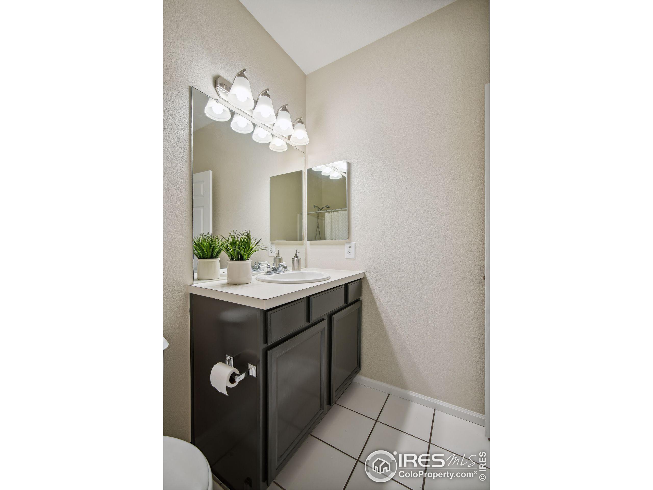 635 Gooseberry Dr 2003