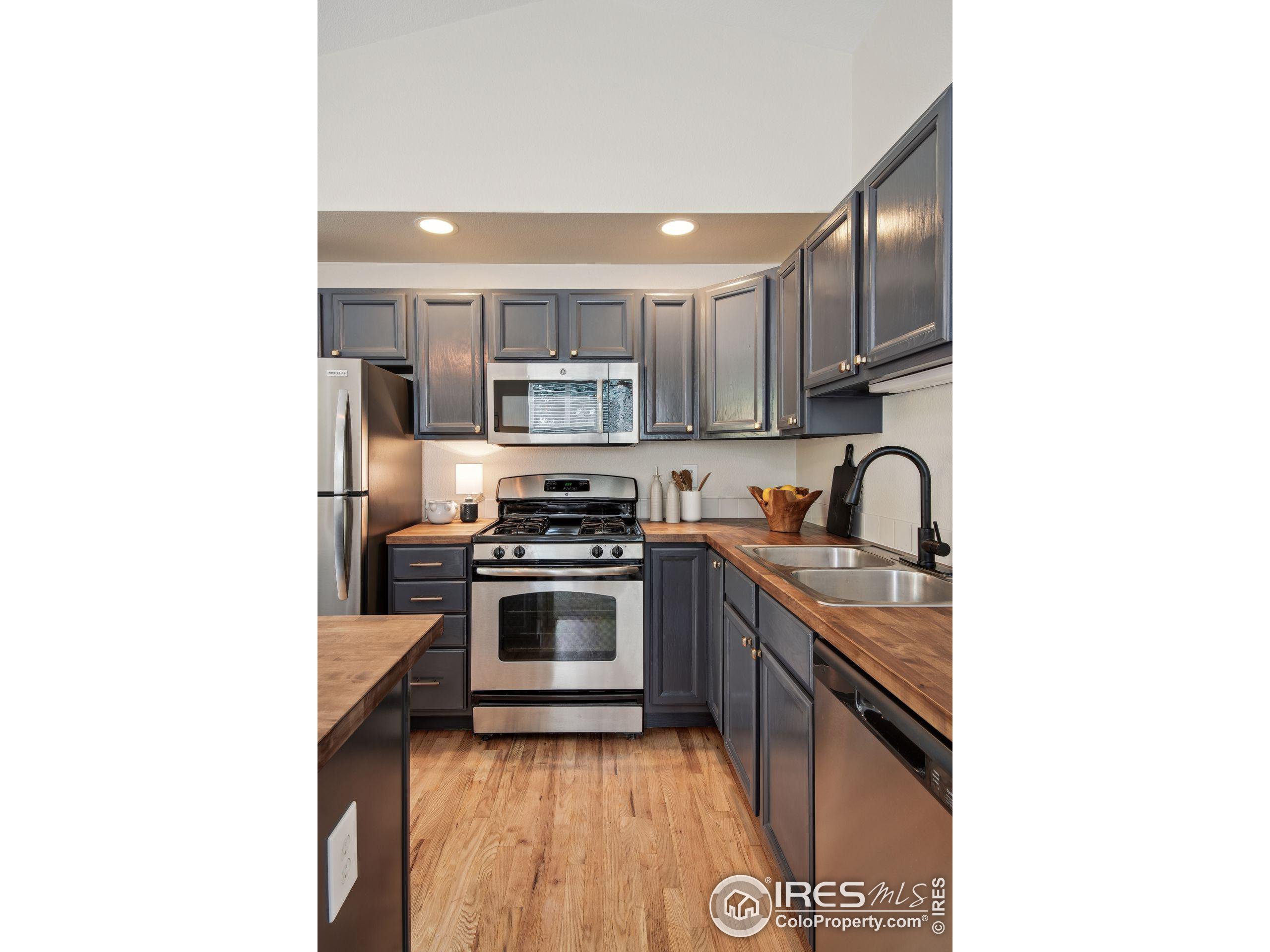 635 Gooseberry Dr 2003