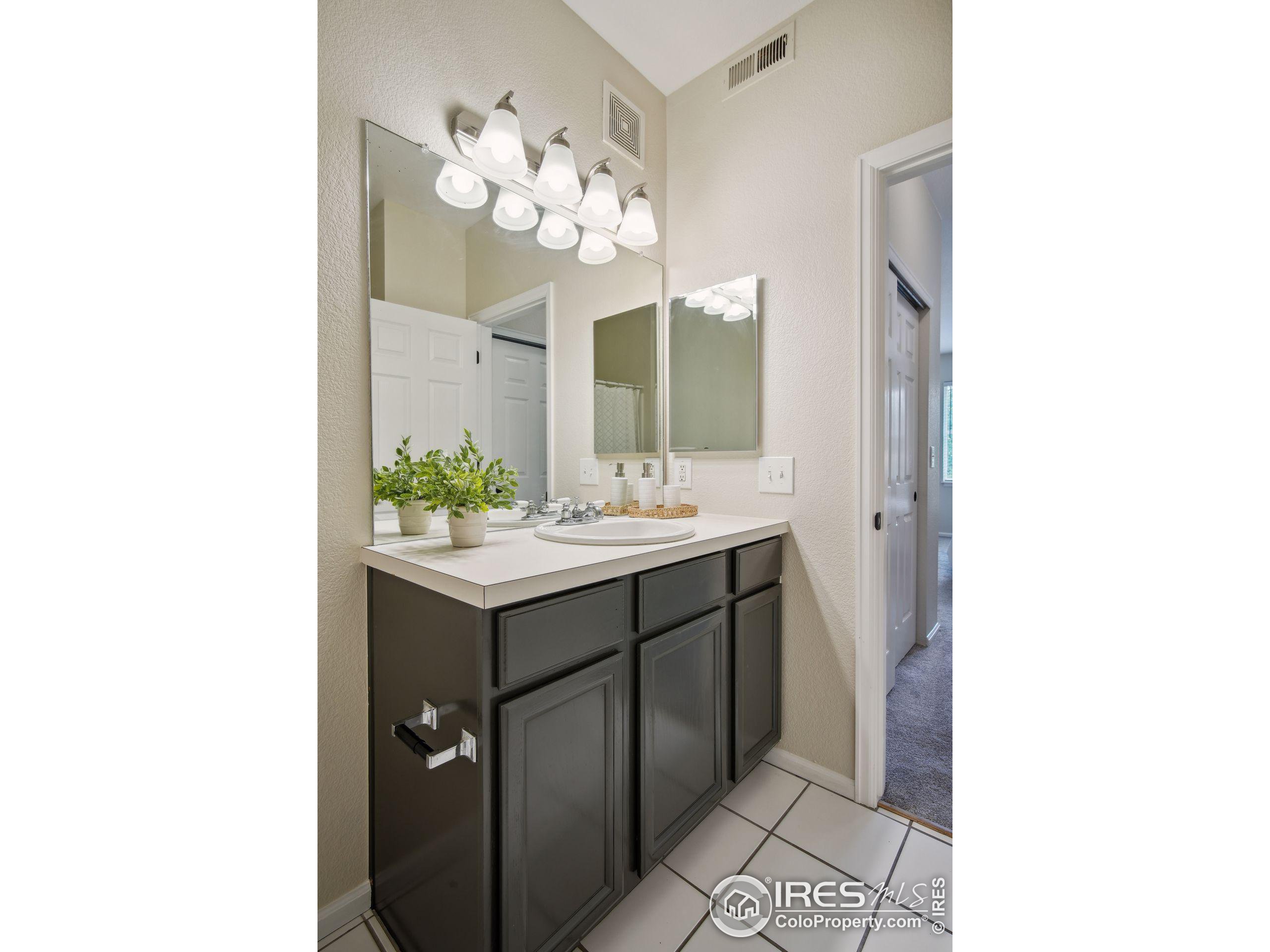 635 Gooseberry Dr 2003