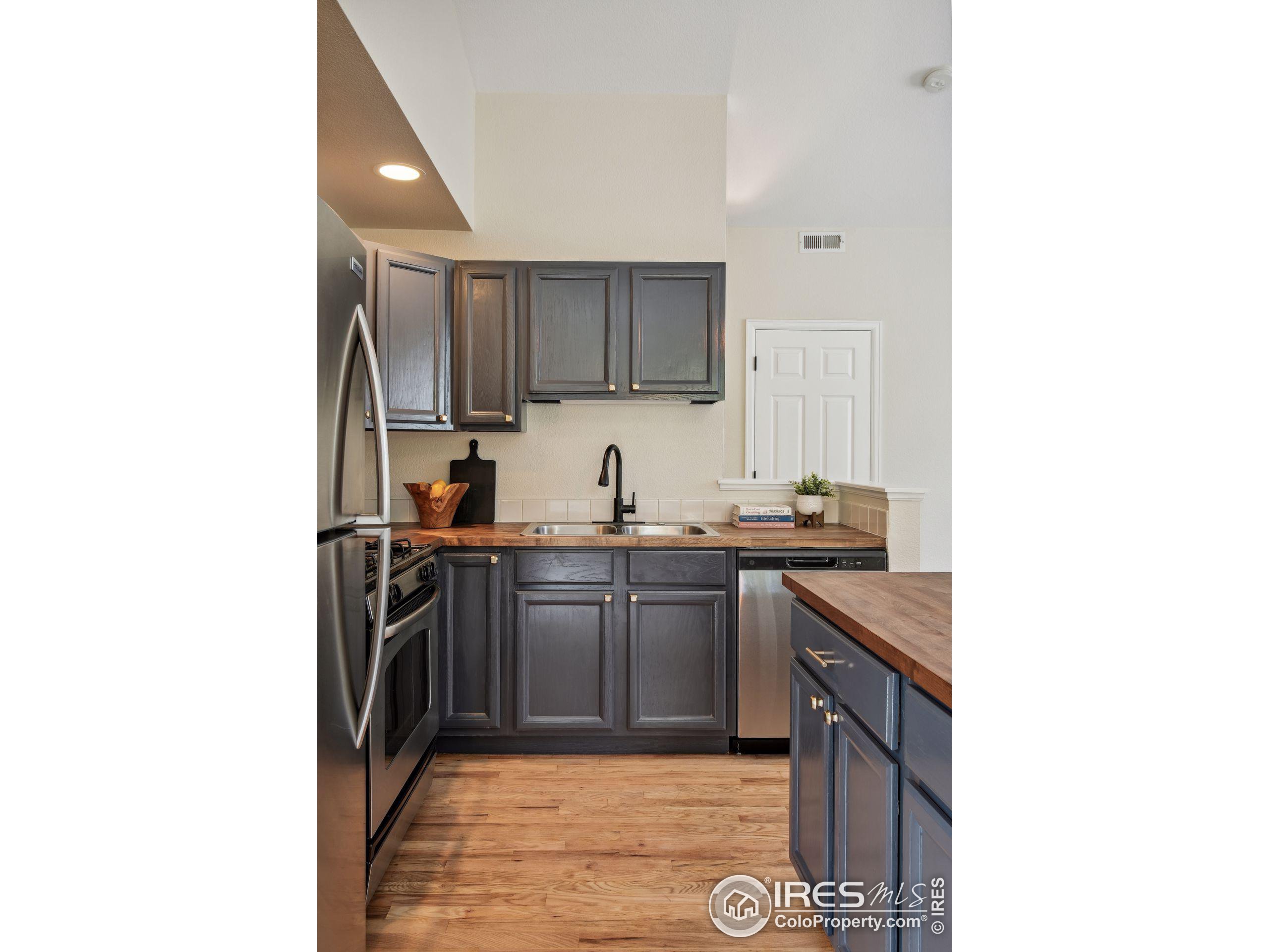 635 Gooseberry Dr 2003