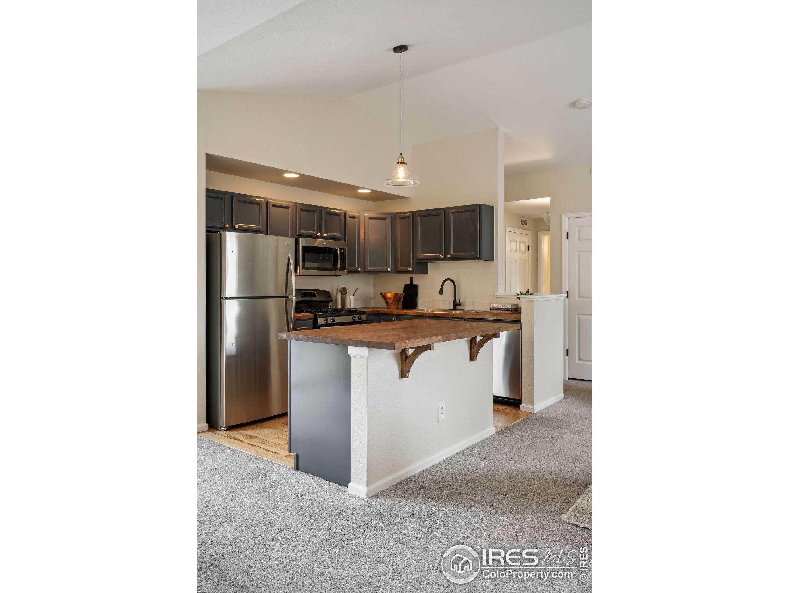 635 Gooseberry Dr 2003