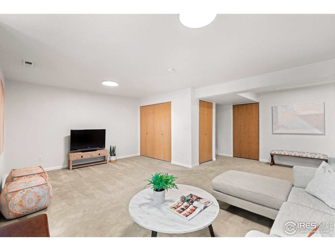 590 Ridgeview Dr