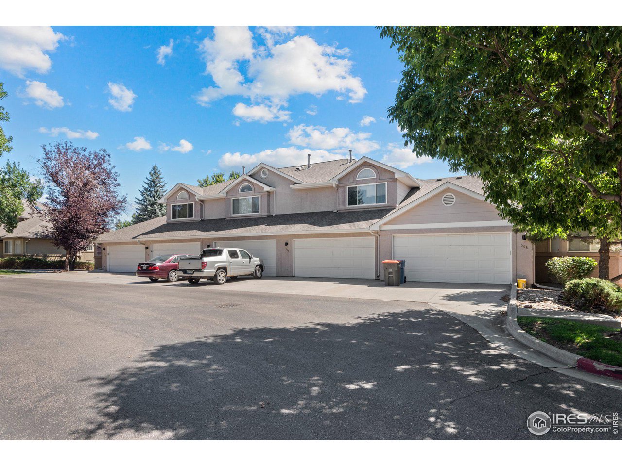 590 Ridgeview Dr