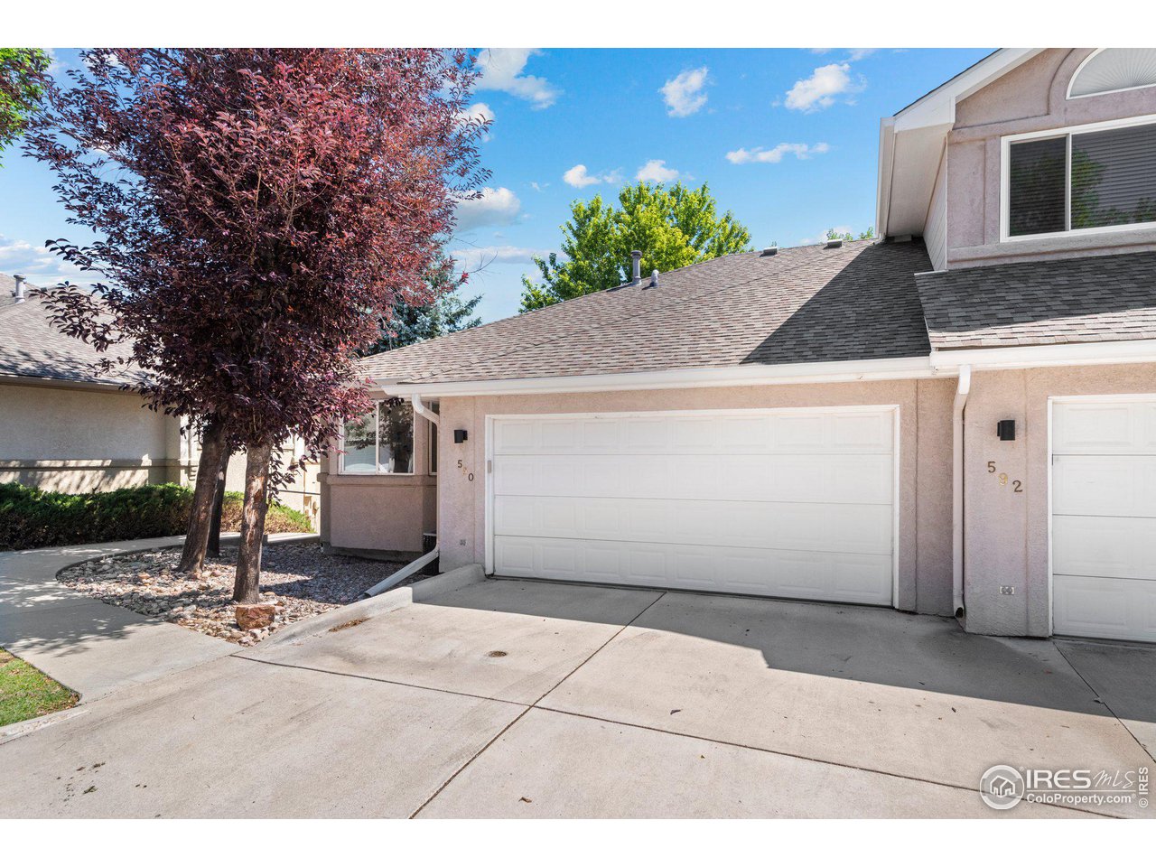 590 Ridgeview Dr