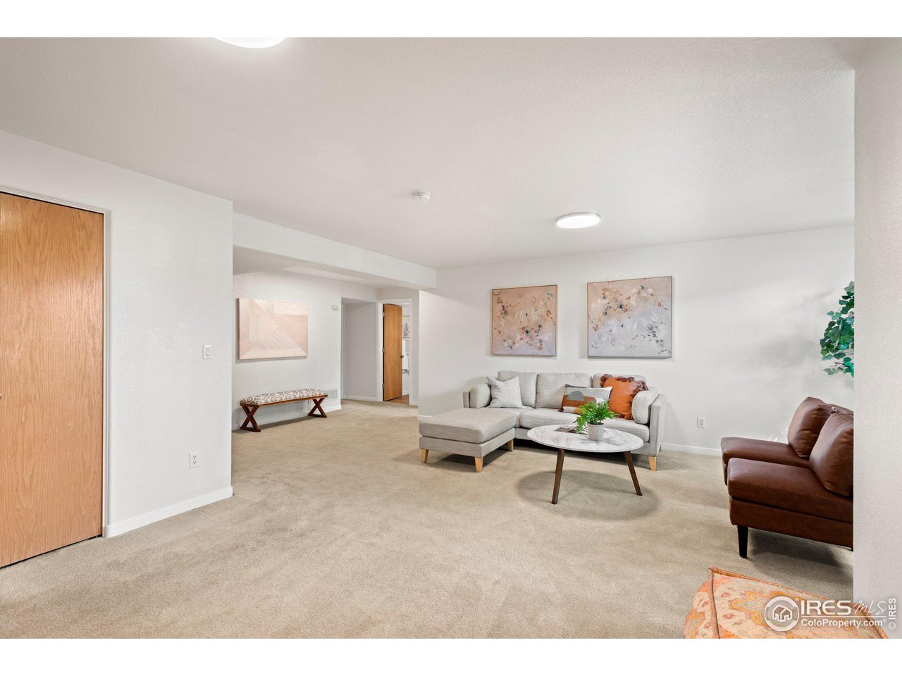 590 Ridgeview Dr