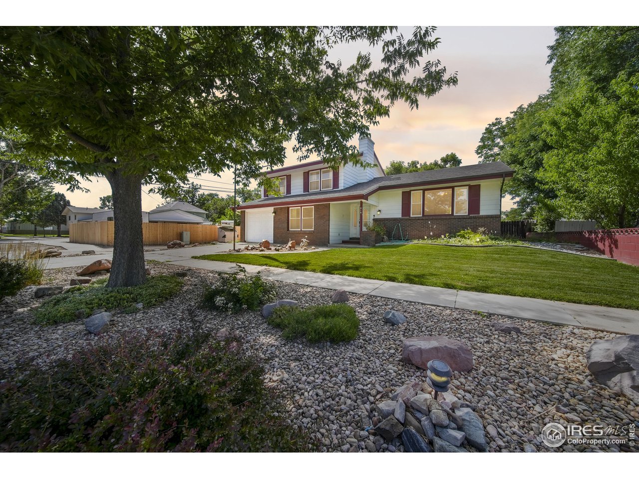 616 W Kiowa Ave
