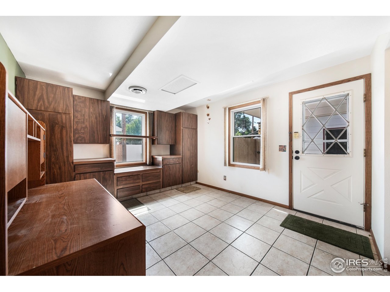 616 W Kiowa Ave