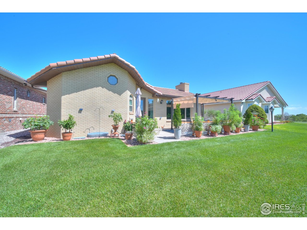 102 Fairway Ln