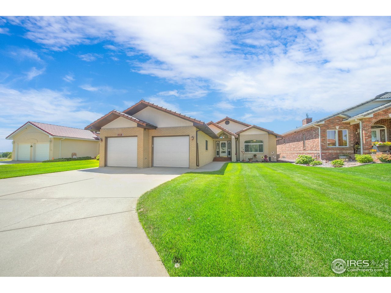 102 Fairway Ln
