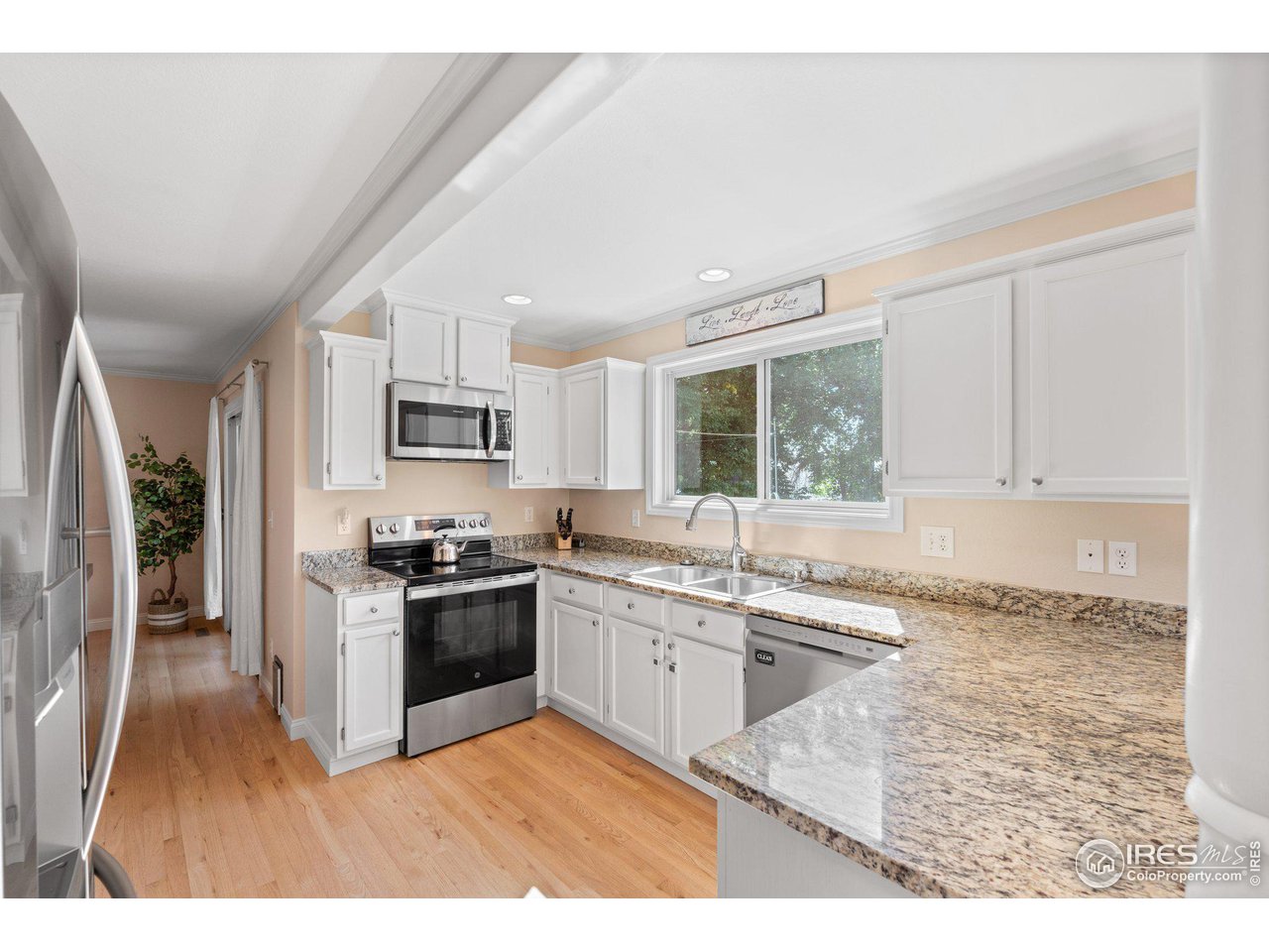 650 Columbine Ct