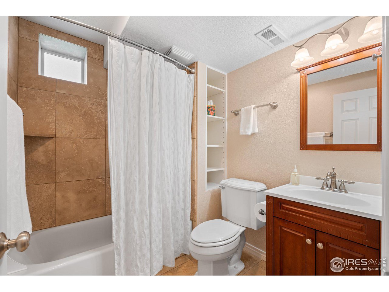 650 Columbine Ct